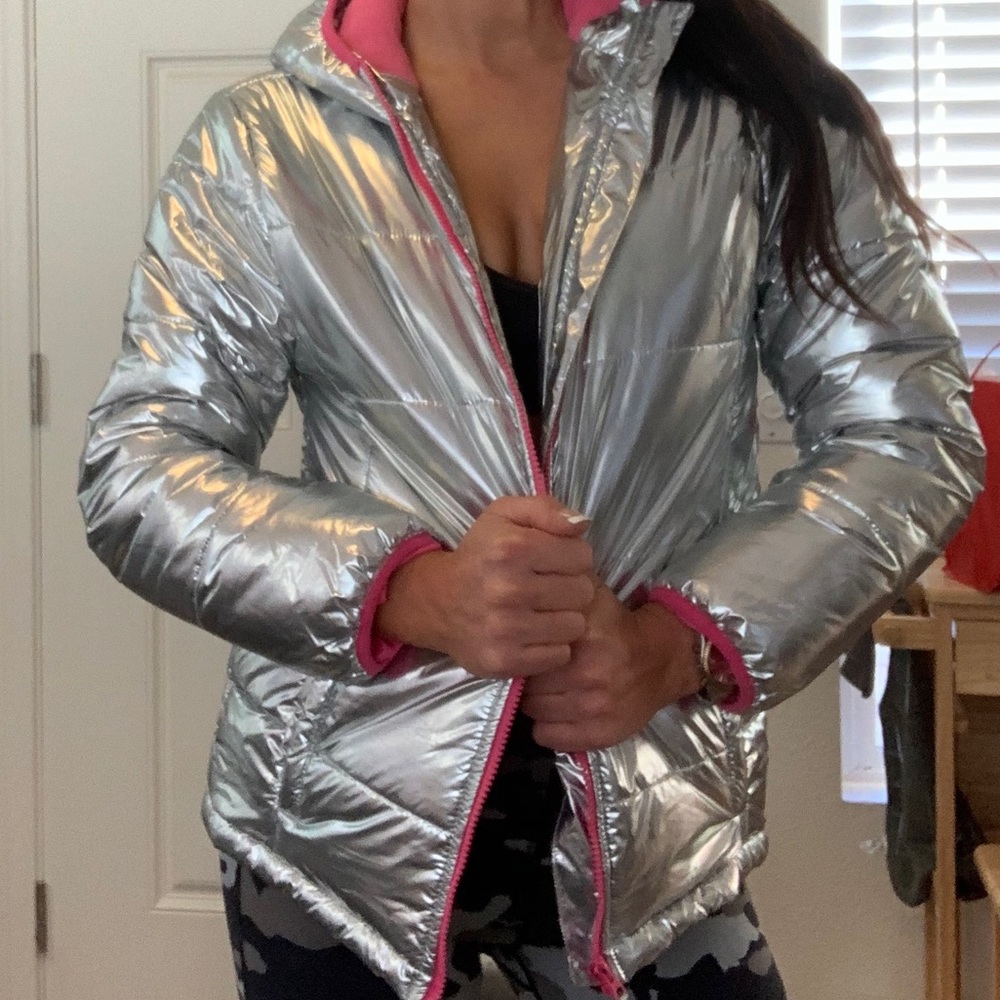BLACK FRIDAY DISCOUNT Shiny silver puffy jacket
